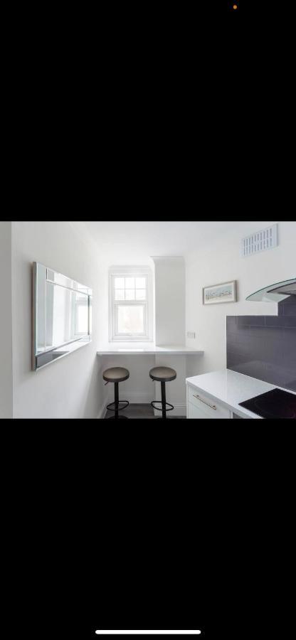 Driftwood Luxury Apartment Lyme Regis Exterior photo